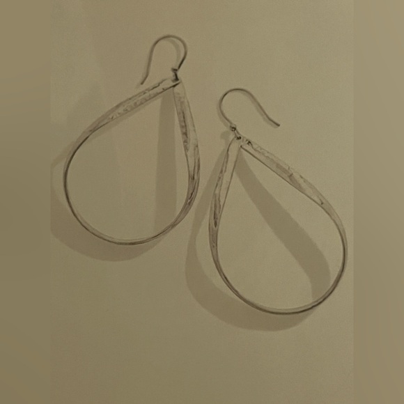 SINGLE EARRING ONLY: Silpada Do The Twist Earring on French Wire Drop - Picture 3 of 3